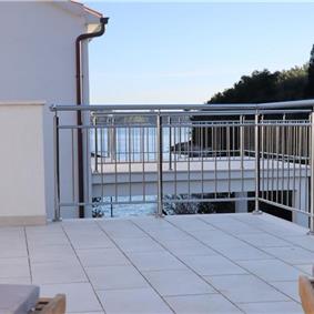 6 Bedroom Beachfront Villa with Heated Pool near Vela Luka on Korcula Island, Sleep 12